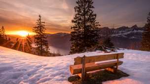 Lettini in inverno con vista sul lago di Walen