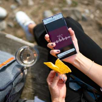 Degustazione di vini con zaino audioguida © Heidiland Tourismus