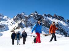 Neve, montagna, gita in famiglia