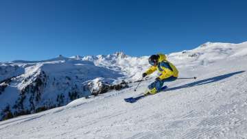 Sciatori sul Flumserberg con vista sullo Spitzmeilen