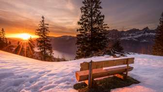 Lettini in inverno con vista sul lago di Walen