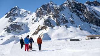 Sentiero escursionistico invernale Pizol Panorama Höhenweg Neve, montagna, gita in famiglia