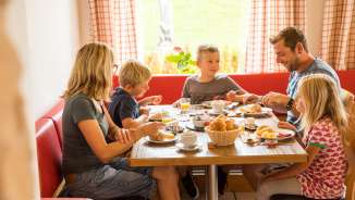 Colazione_Hotel Cristal Bambini, Arti culinarie, Hotel