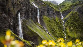 Cascate del Batöni nella valle Weisstannental Cascate del Batöni nella valle Weisstannental