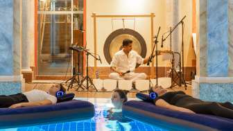 "Bagno sonoro "galleggiante