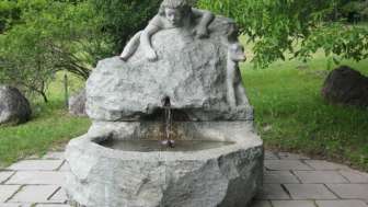 Heidi Fountain Maienfeld