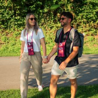 Passeggiata lungo la riva del lago © Heidiland Tourismus / Kevin Wildhaber
