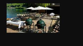 Barbecue in riva al lago