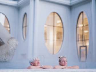 Relax, riposo, madre e figlia, Tamina Therme, acqua termale, benessere
