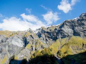 Le pareti rocciose della Weisstannental