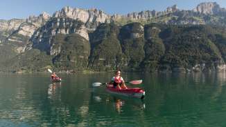 Kayak sul lago di Walen Kayak sul lago di Walen